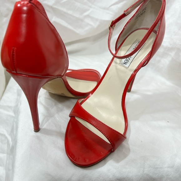 STEVE MADDEN HEEL WITH ANKLE STRIPS BEAUTIFUL RED SHOE. SEXY AND STUNNIN⦠- Picture 9 of 15